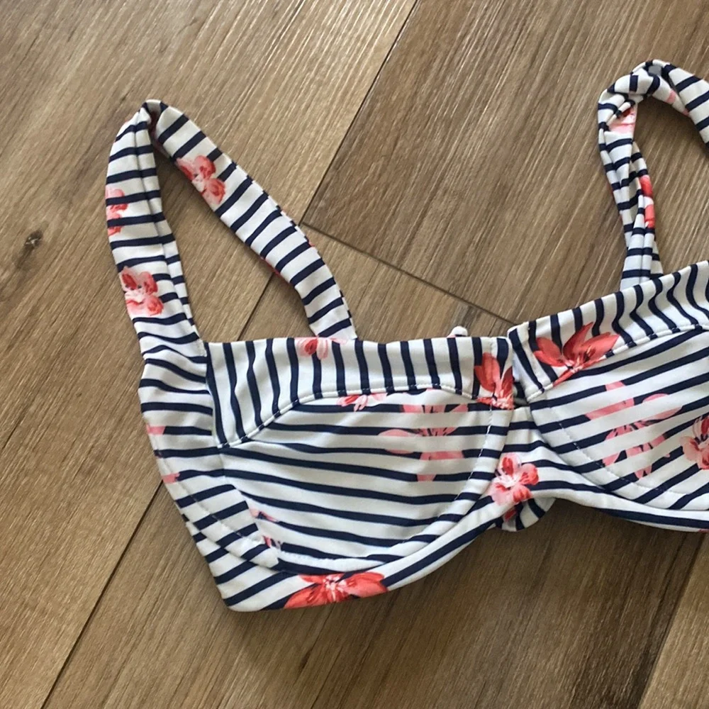 L*space camellia navy white striped floral bikini top and bottoms medium